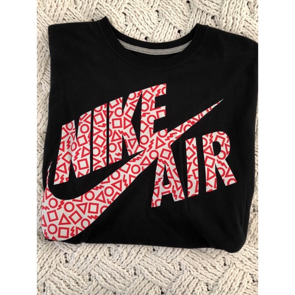nike air geometric tee